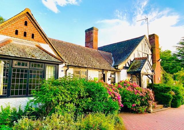 The Stanwick Hotel Exterior photo