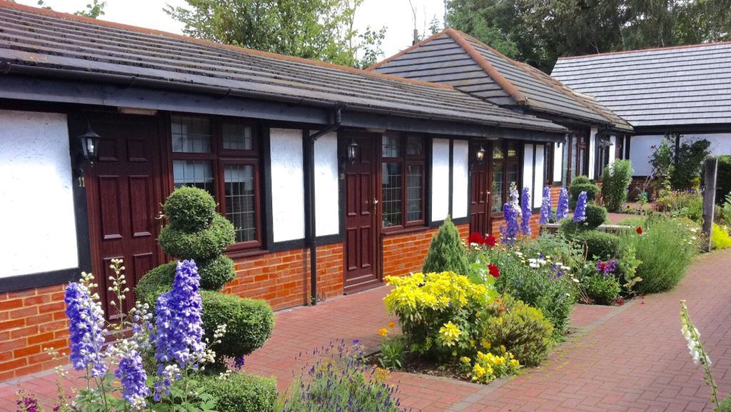 The Stanwick Hotel Exterior photo